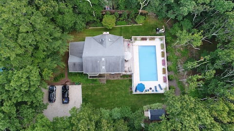 3 Bed & 3.5 Bath Hampton Hideaway