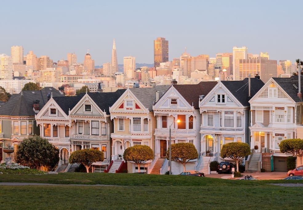 The famous Painted Ladies are a 2-minute walk away through Alamo Square Park.