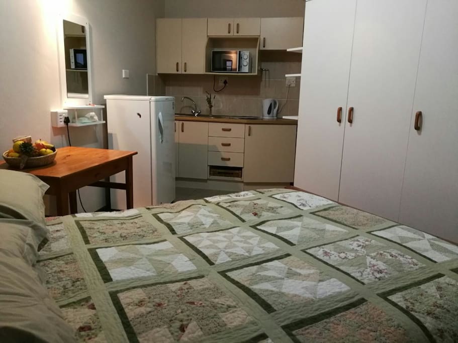 Amenities as extension to bedroom