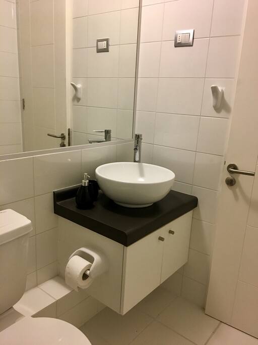 Baño de visitas.