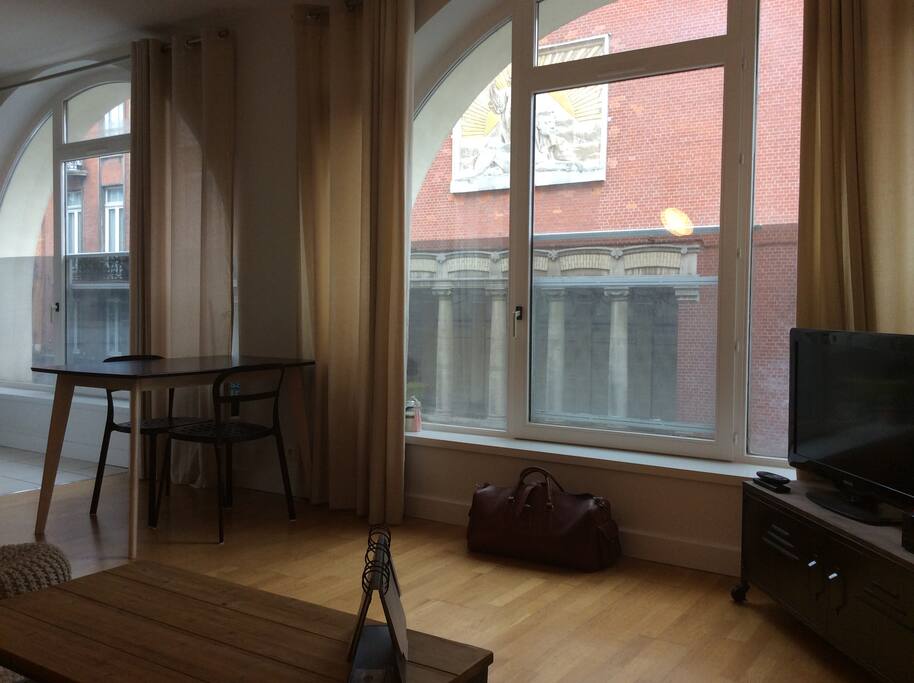 Le salon salle à manger, très lumineux