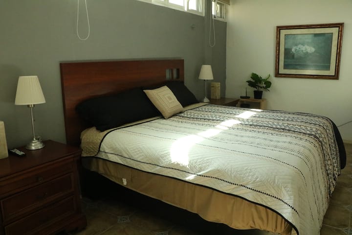 חדר שינה 3 קומת קרקע, מיטת קינג סייז