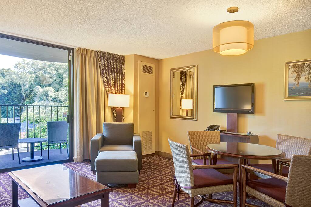 1 Bedroom Banyan Suite - Living Room