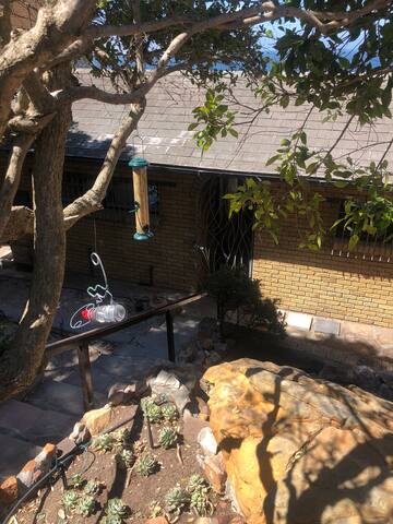 Hoeked! gallery image 3