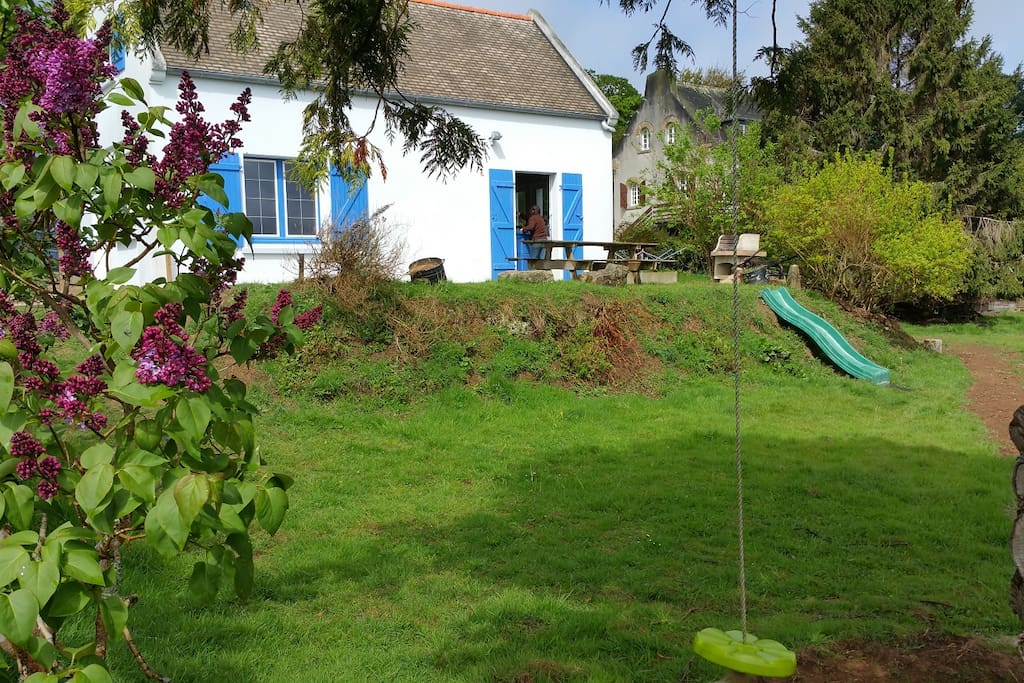 jardin avec tobogan