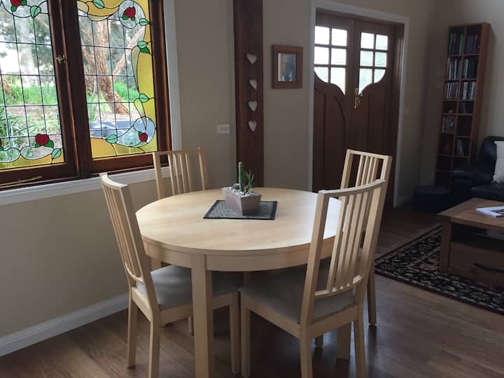 Somersea Cottage. Very close to the beach and cafe