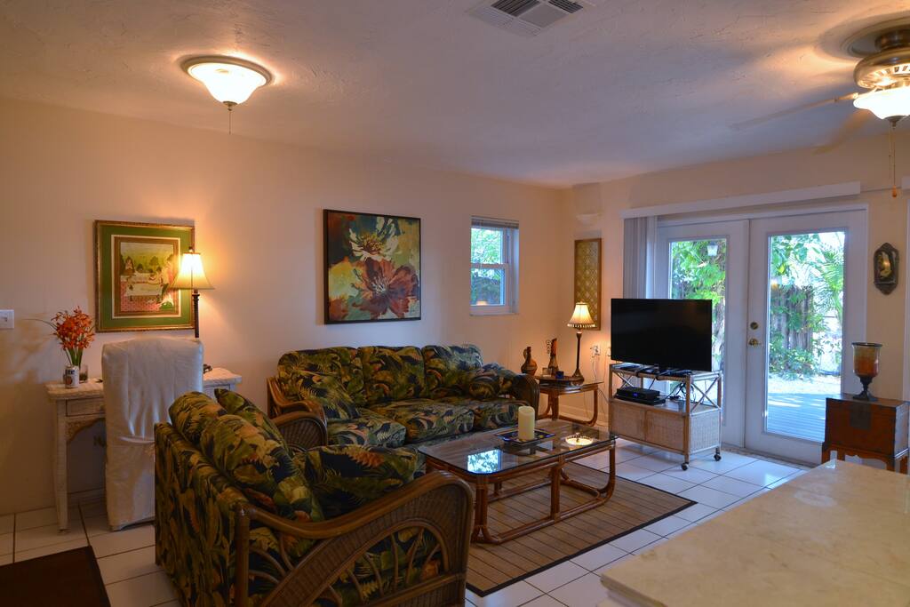 Full Size Living Area