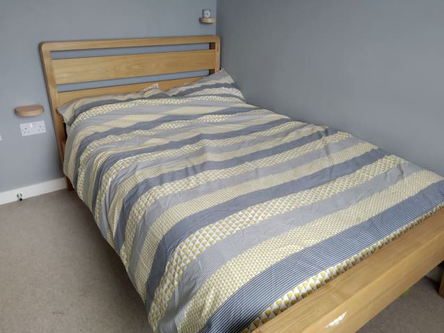 Double Room & Private Bath with Parking