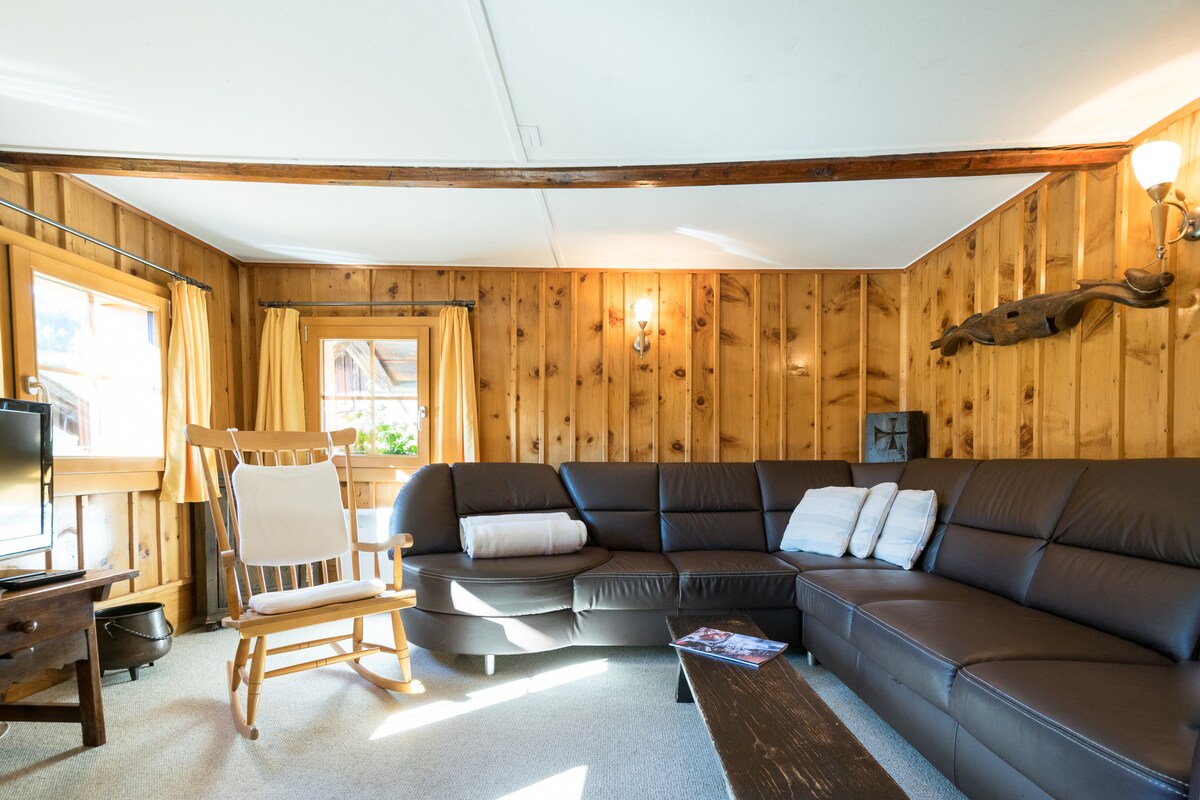 Popular Airbnb listing: Chalet 8 people Vercorin Anniviers VS in Chalais