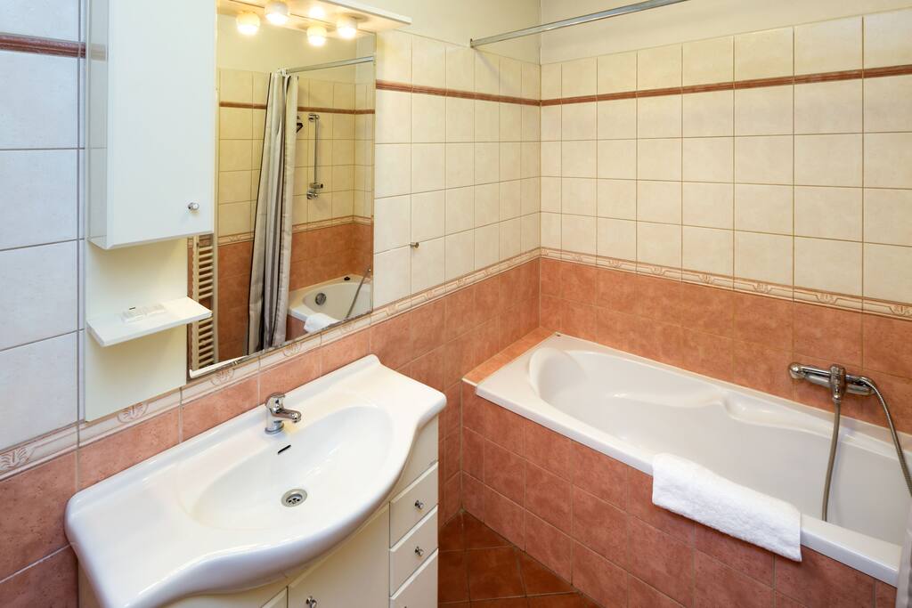 2nd bathroom