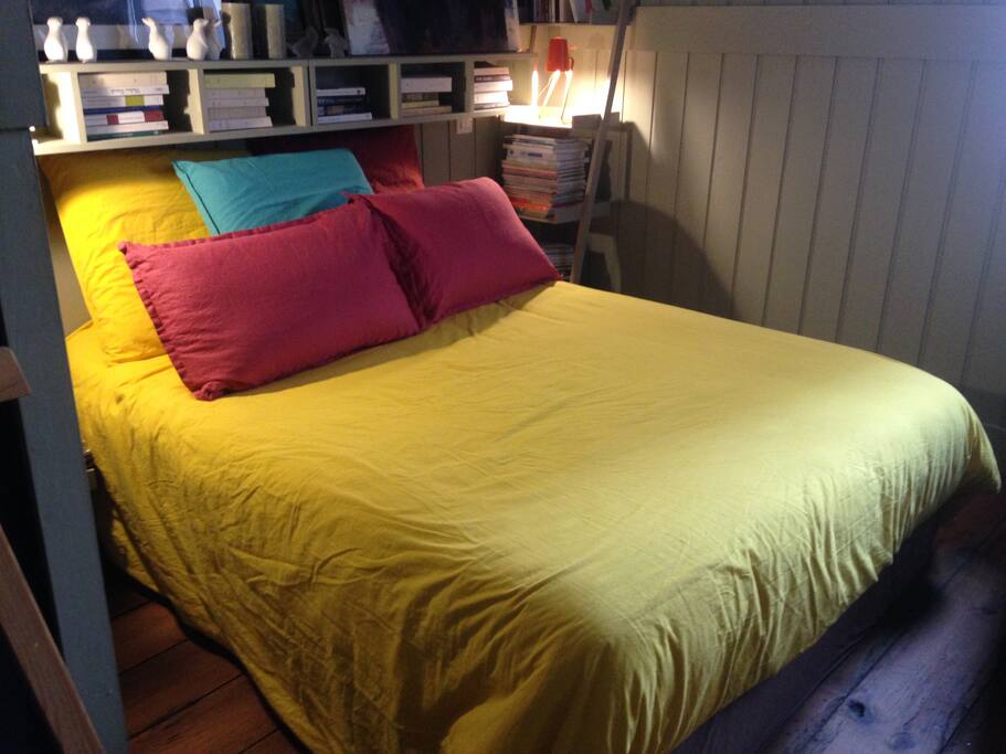Chambre 1 vue sur toits
