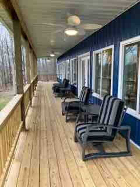 Lake Front House on Rough River in Falls of Rough