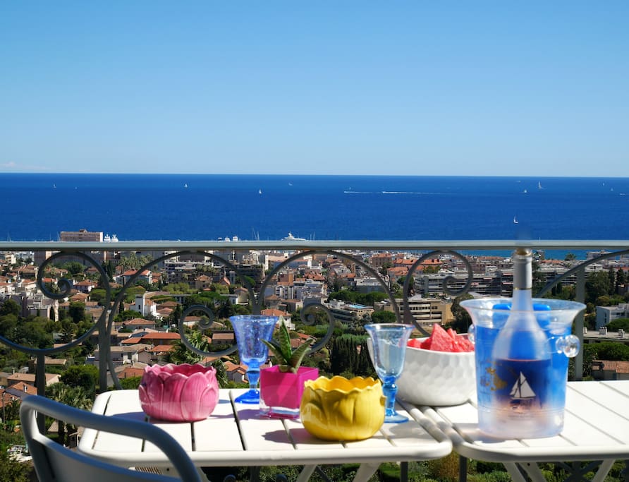 Vue panoramique de la terrasse du studio