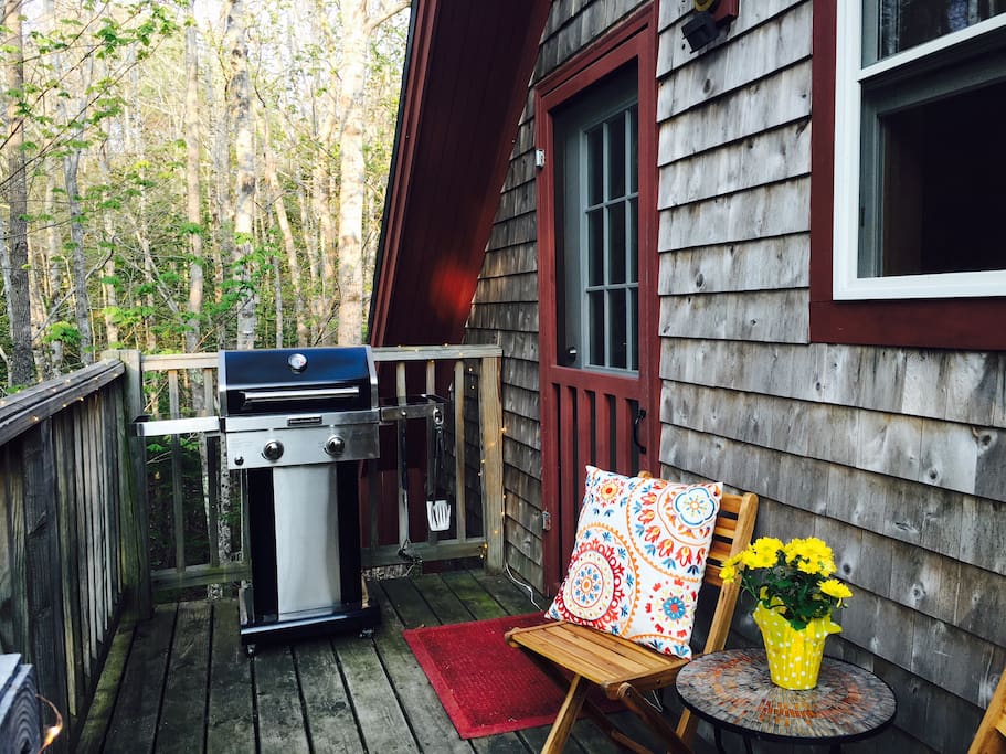 A charming porch and propane BBQ