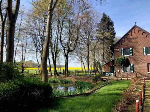 Rural romance on farm not far from Jülich
