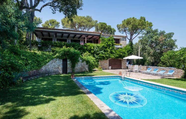 Espectacular Villa con piscina particular en Begur gallery image 2