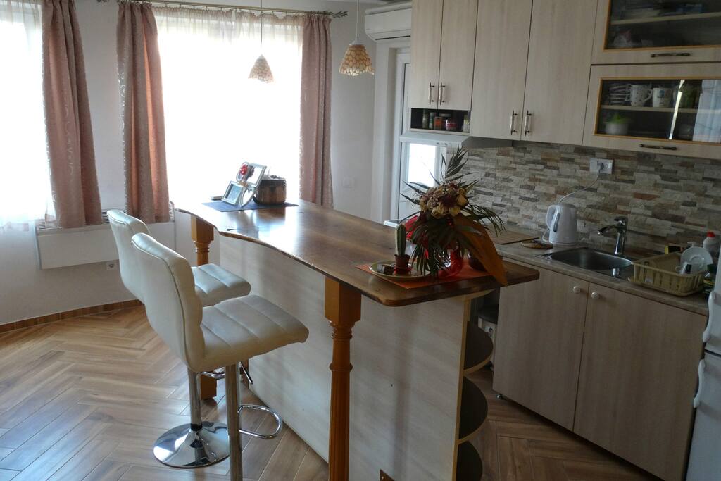 Kitchen / Kuhinja