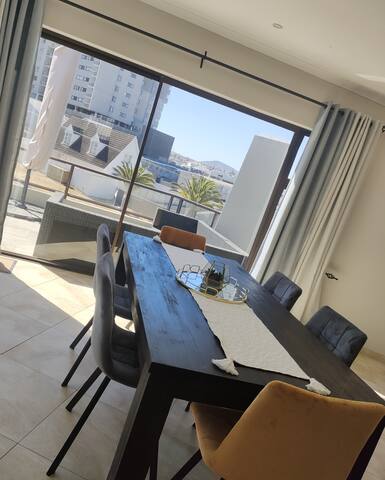 Luxury Corner House, 5 minutes walk to the beach. gallery image 5