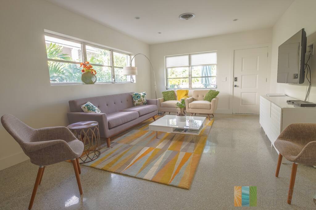 Living Room with 55" TV