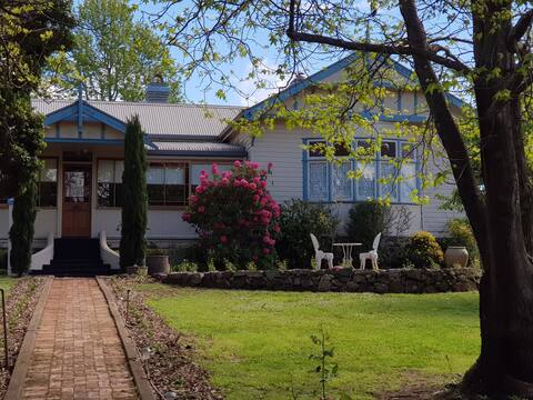 Tarcombe House at Deloraine