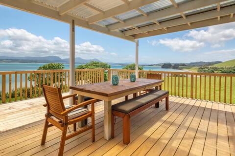 ONEPU MOANA - Retreat with a view!