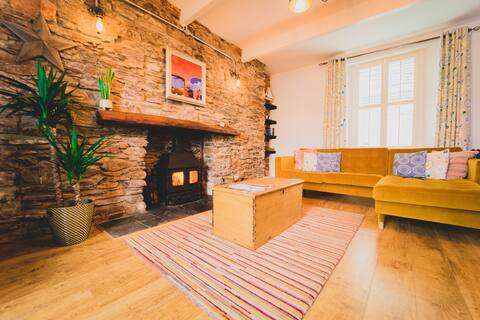 Fortune Cottage, Harbour and Sea Views