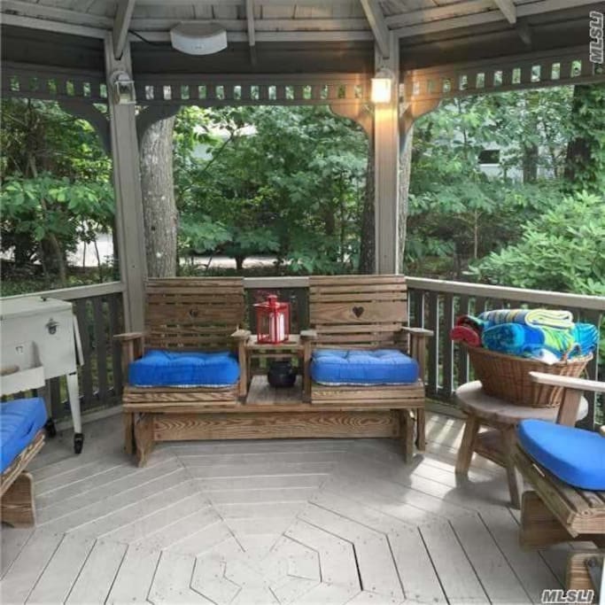 Gazebo sceened in with electric