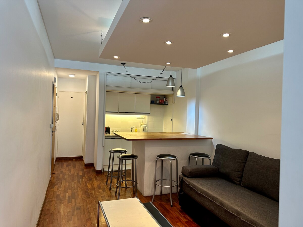 Departamento monoambiente en Palermo Chico con balcón