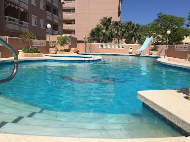 Pool, terraces and Wifi 200m from the Sea