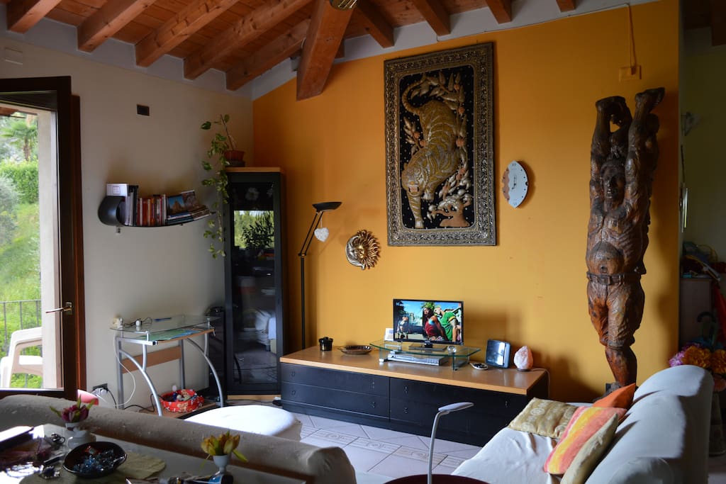 Zona salotto - LIVING ROOM
