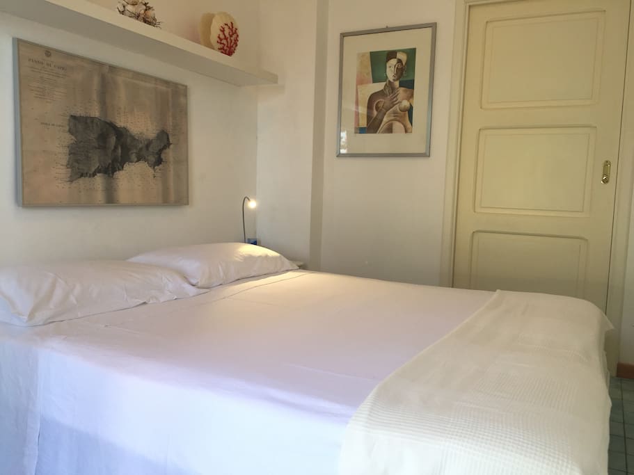DOUBLE BED TIBERIO'S ROOM
