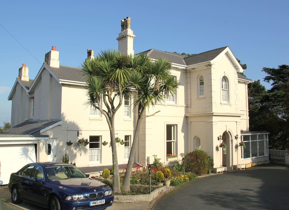 A beautiful Victorian villa located in one of Torquay's most desirable locations.