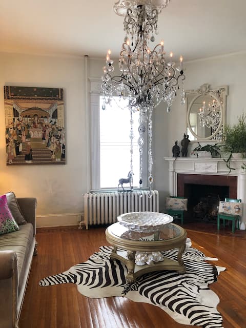 Best Modern Victorian house in Historic Petersburg