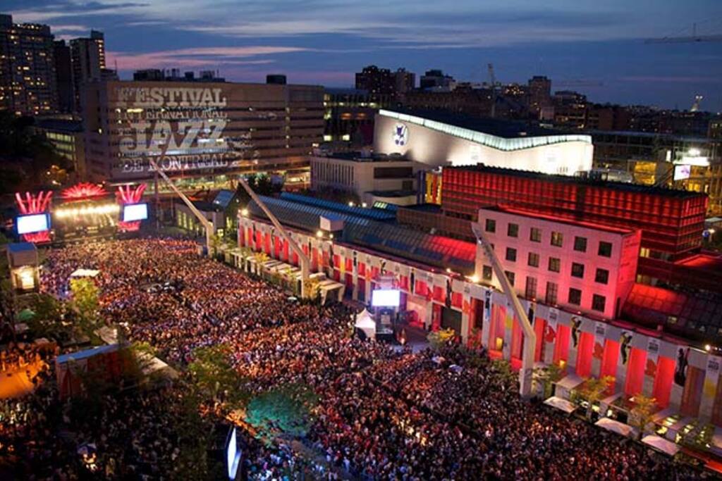 DO NOT MISS THE MOST FAMOUS JAZZ FESTIVAL IN THE WORLD, FROM JUNE 28 TO JULY 7
NE MANQUEZ PAS LE PLUS CÉLÈBRE DES FESTIVAL DE JAZZ AU MONDE, DU 28 JUIN AU 7 JUILLET 2018