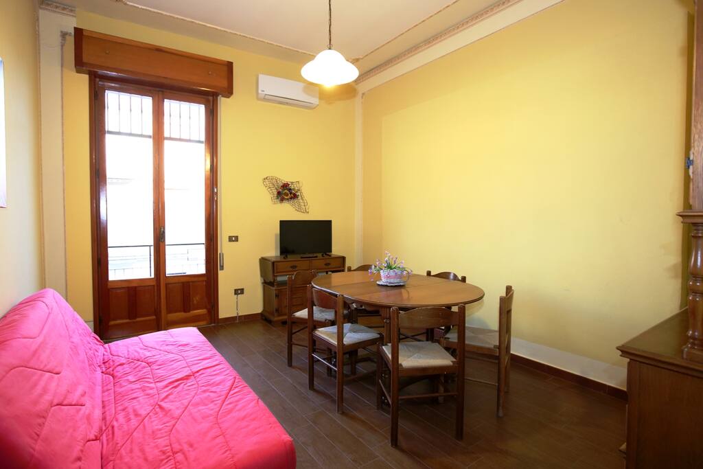Soggiorno con divano letto