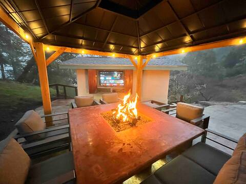 The Hobbit House: Avenue of The Giants Adventure!
