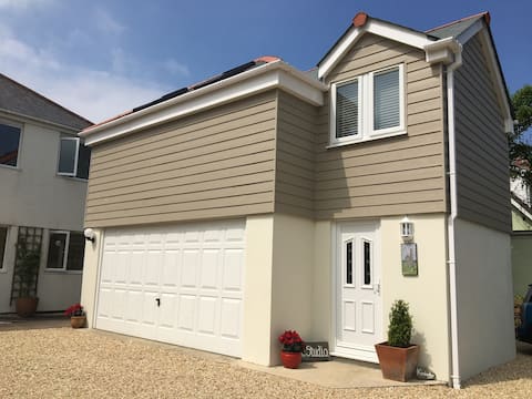 Top Airbnb: Modern Self-Contained Studio in St Agnes in St. Agnes