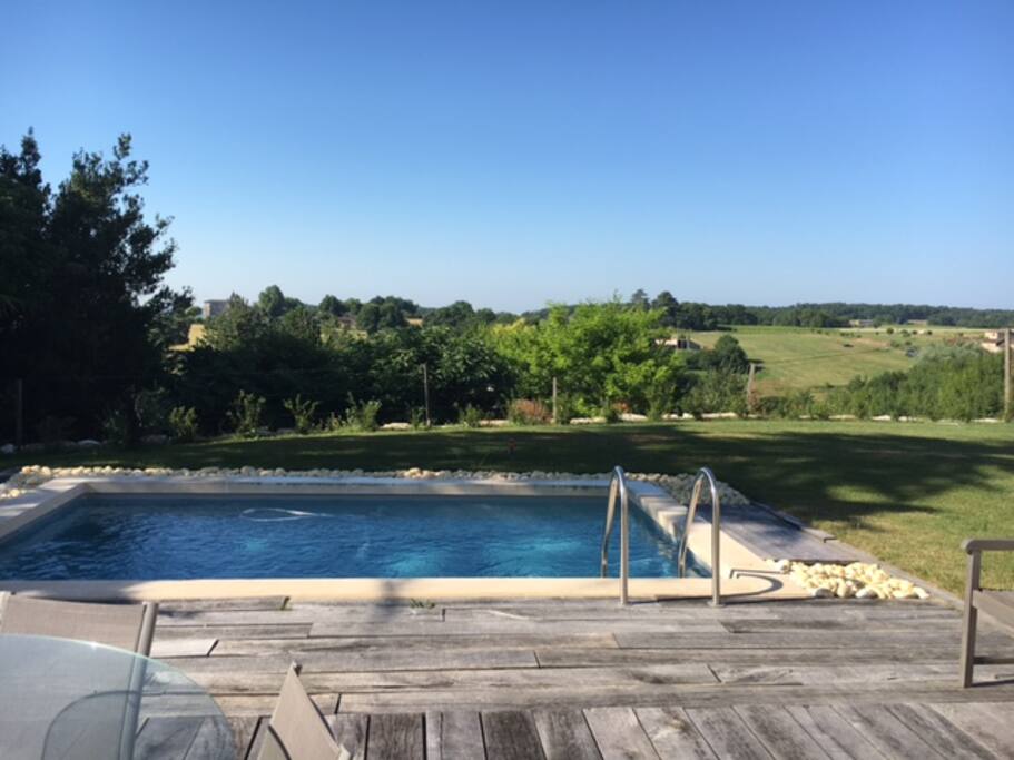 Vue dégagée sur la vallée.