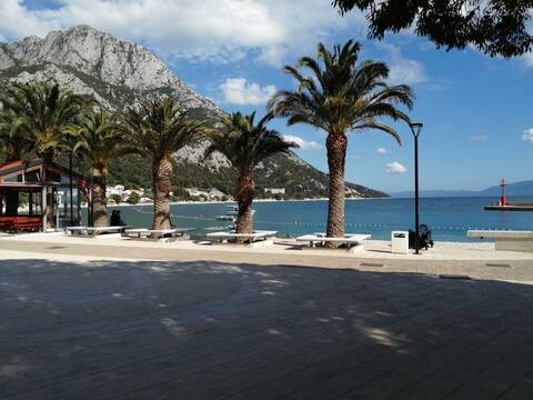 Lovely 2-bedroom apartment near the beach