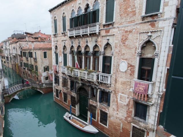 Palazzo Pisani Nicolaj gallery image 2