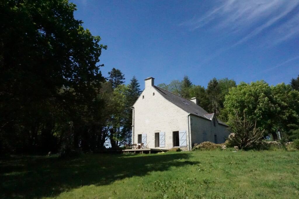 le pignon Est depuis le jardin