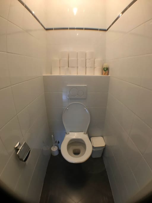 Clean toilet