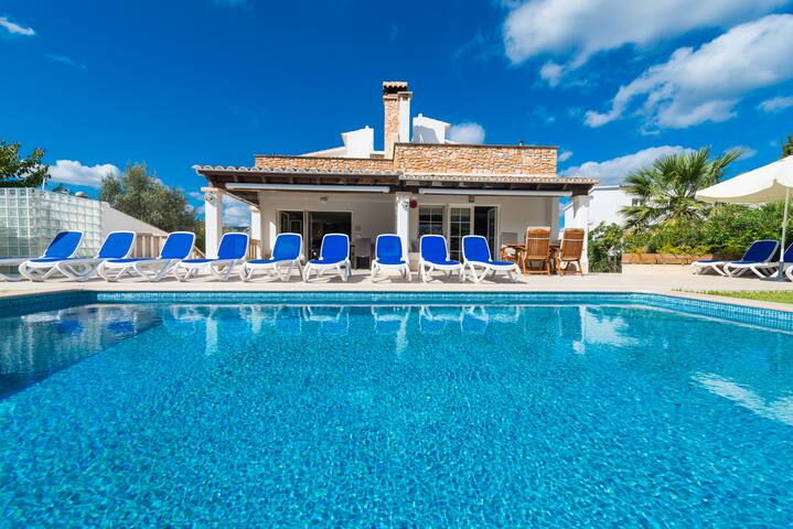 Villa with pool: Fun, Relax and Beach, Mallorca