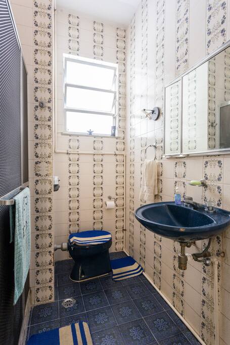 Banheiro
Bathroom