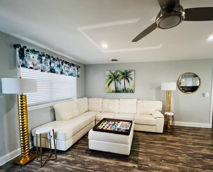 Our Bay House-your Home Away From Home! - Lusby, MD