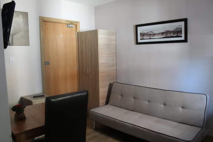 Modern Studio Apartment - City Centre - Southampton