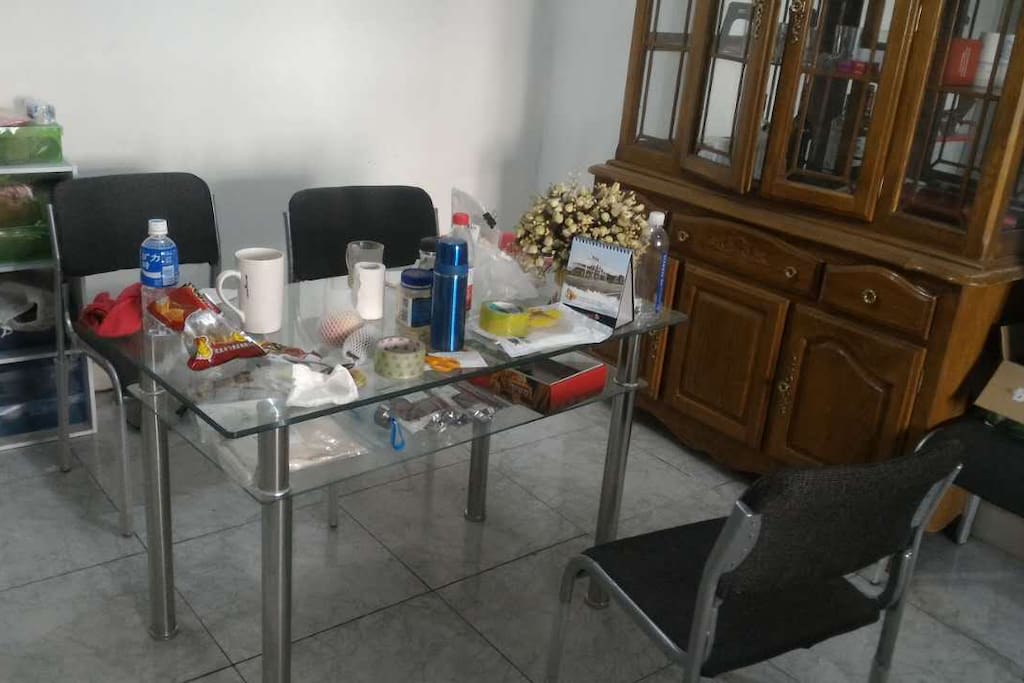 modest dinning table