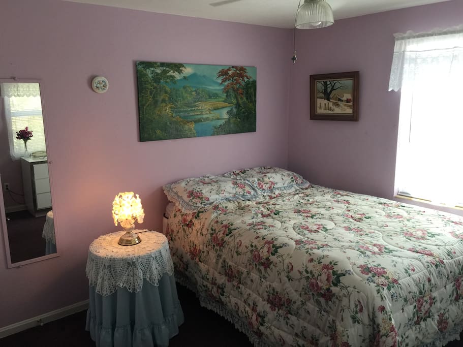 Private Bedroom Pix2