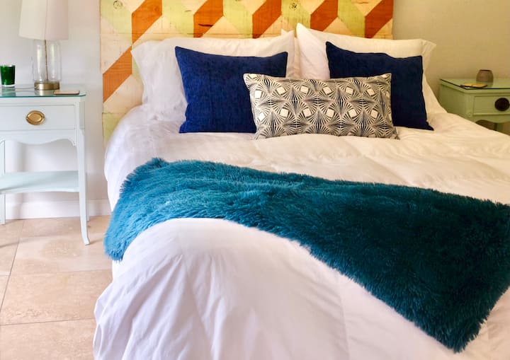 Queen bed in the guest house