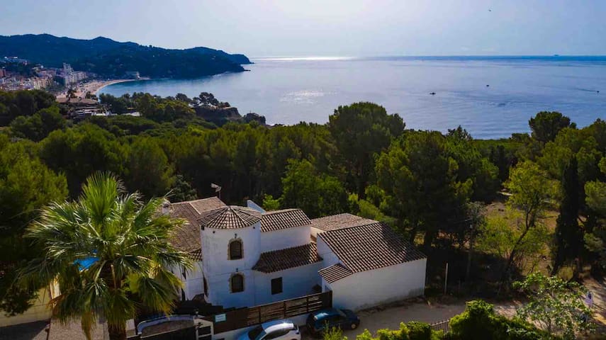 Villa Allyson # Pool, Views & Quiet Location